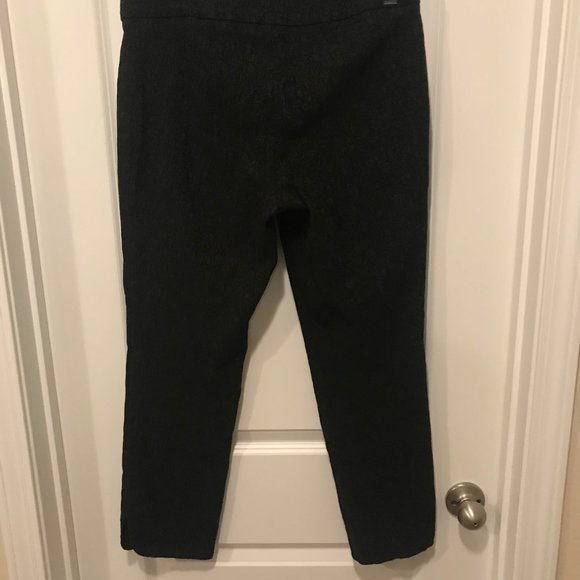 Up Black Lace textured pullon crop pant size 12 - Picture 2 of 4